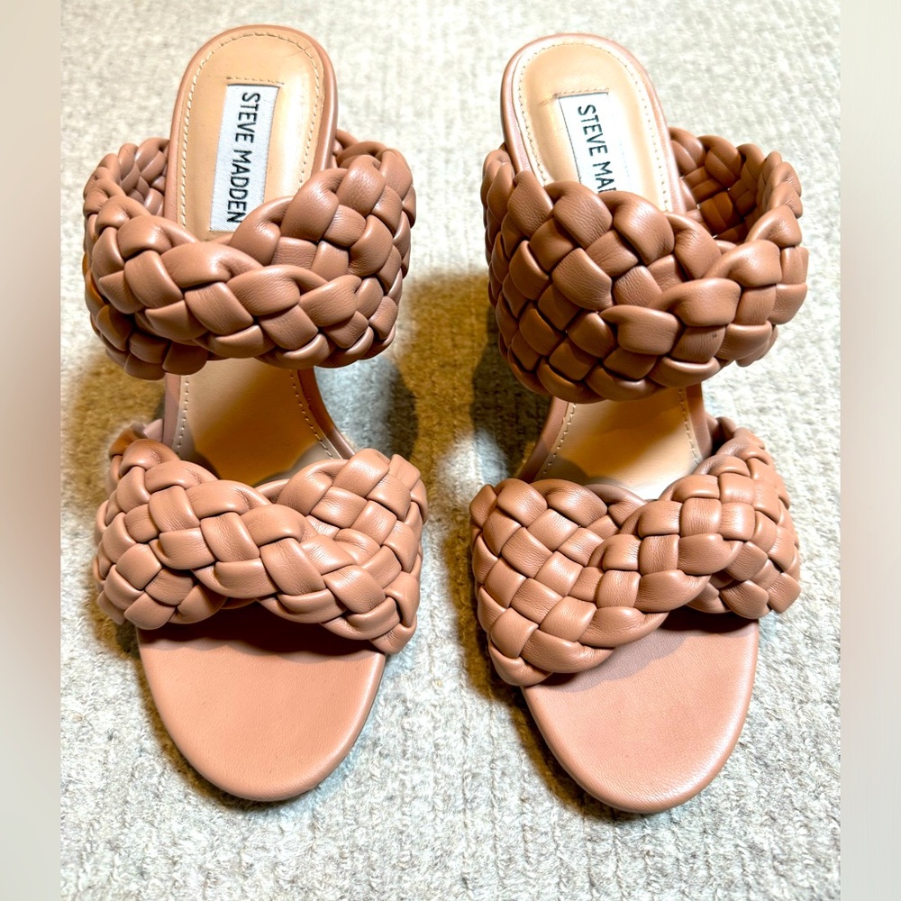 Steve Madden woven twisted heeled sandals women size 9. Good condition.